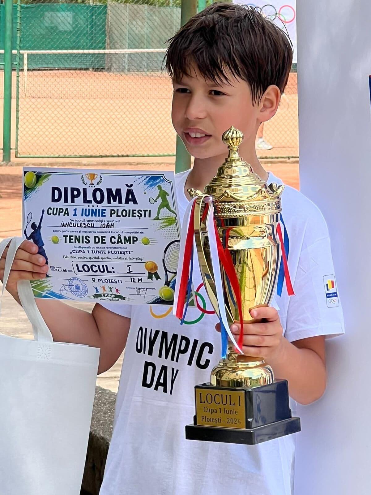Ioan cu trofeul și diploma de locul 1 de la Cupa 1 Iunie, Ploiesti